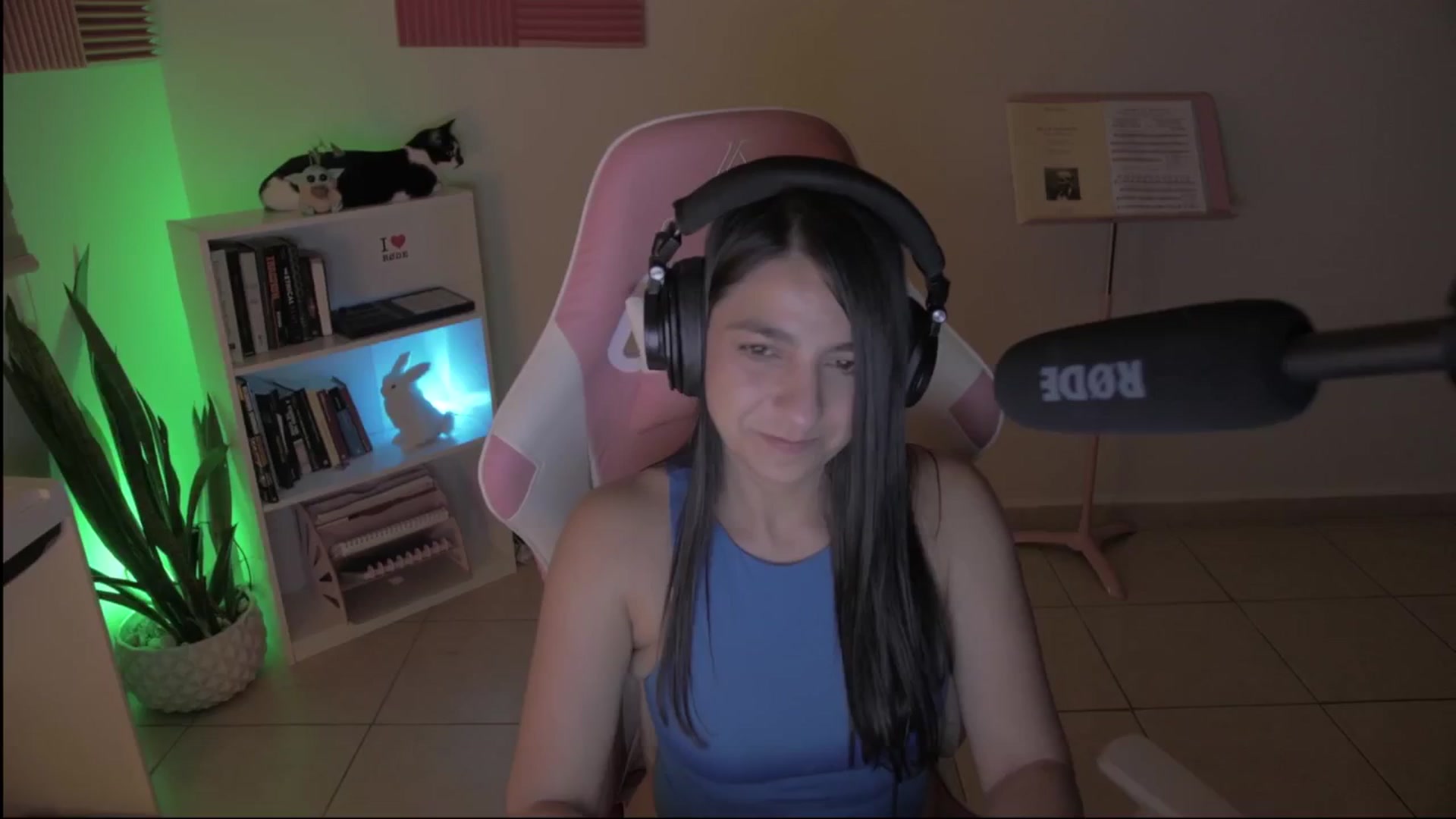 Gallery image thumbnail from anarossanna's myfreecams stream on, 09/25/2024, 04:08 image 13 of 20