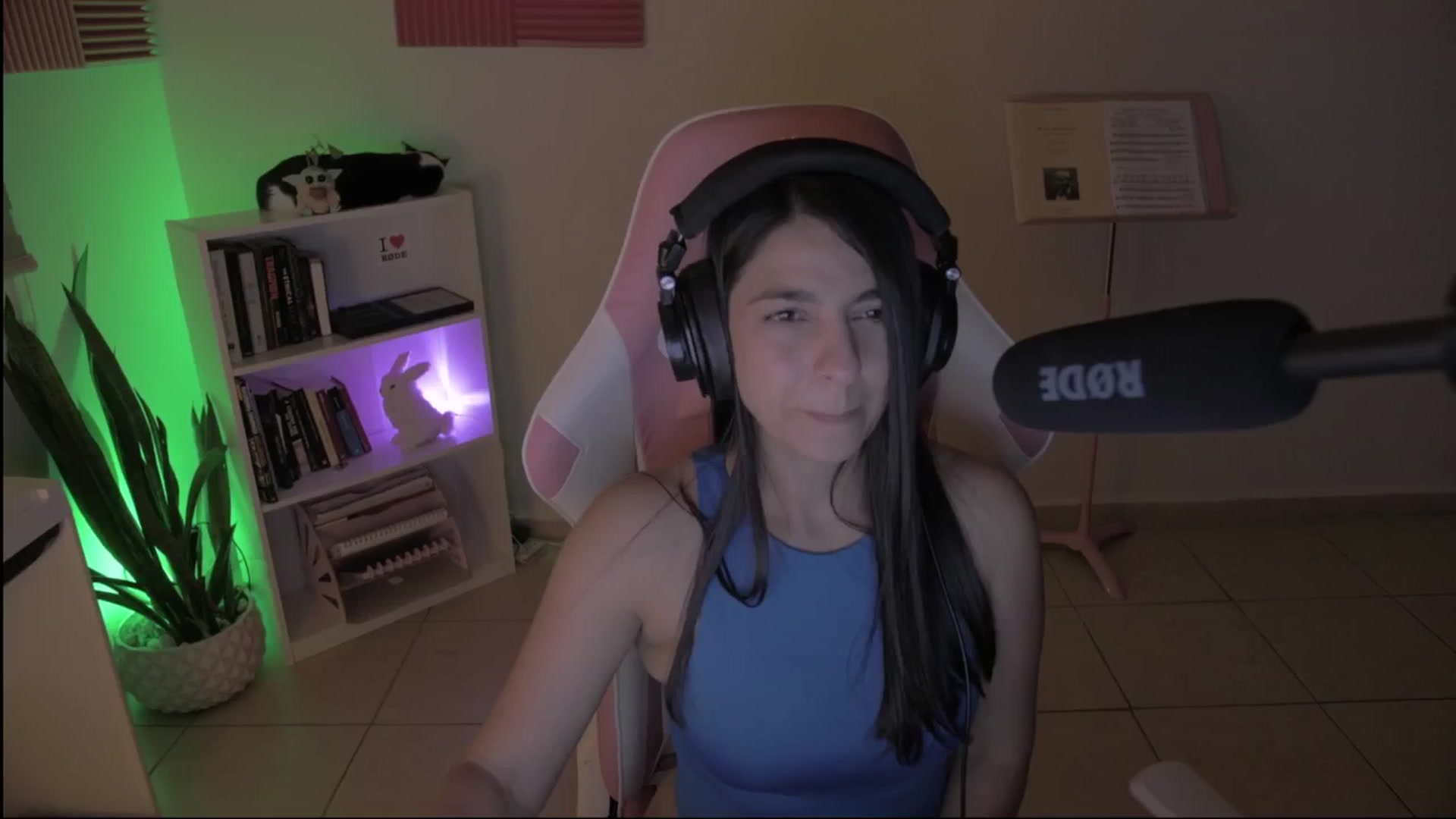 Gallery image thumbnail from anarossanna's myfreecams stream on, 09/25/2024, 04:08 image 19 of 20