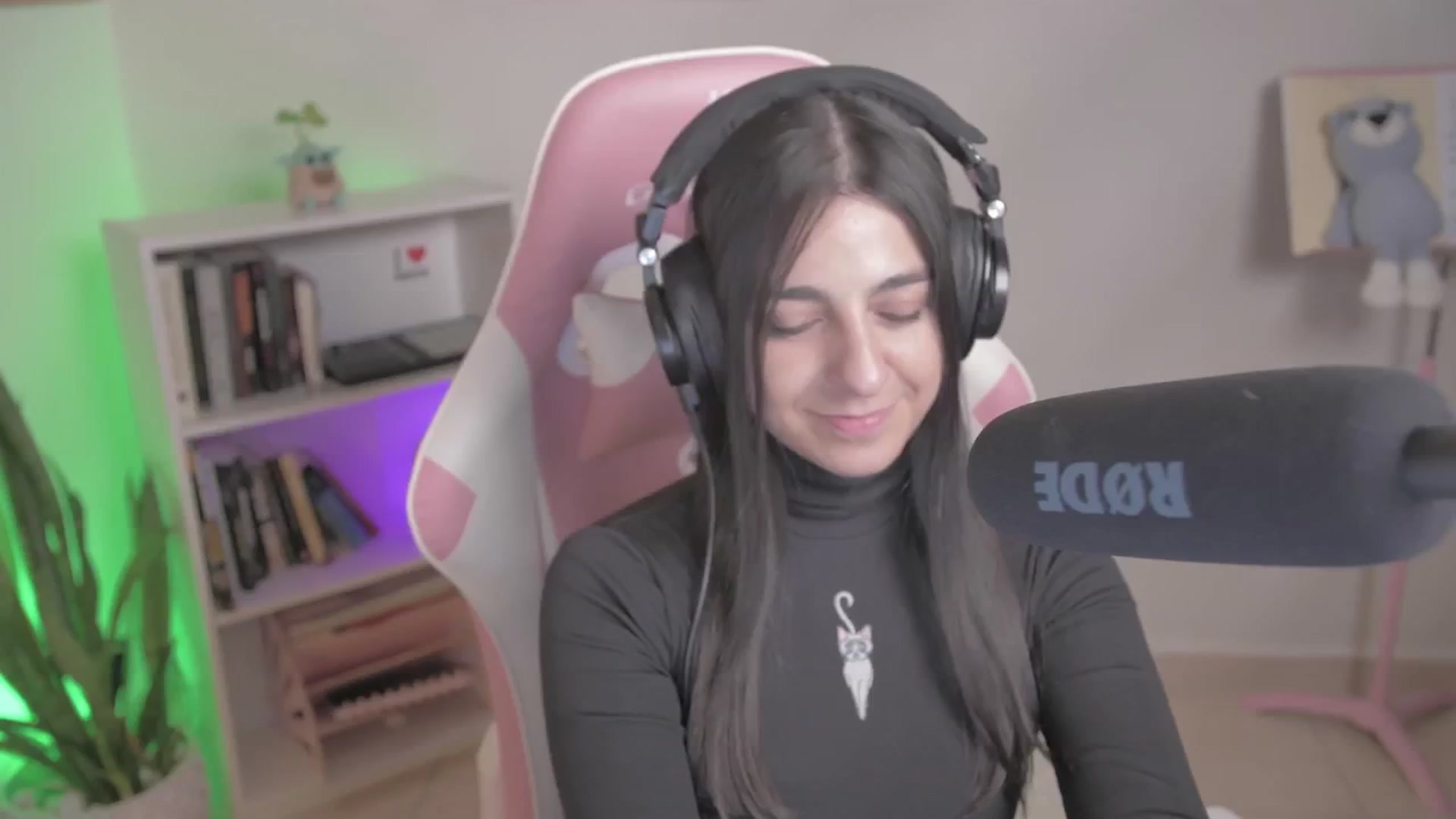Gallery image thumbnail from anarossanna's myfreecams stream on, 09/29/2024, 03:56 image 4 of 20