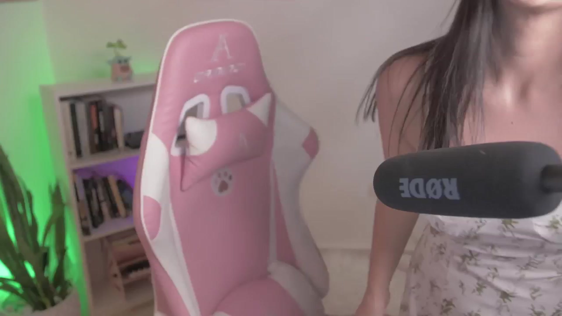 Gallery image thumbnail from anarossanna's myfreecams stream on, 09/29/2024, 03:56 image 11 of 20