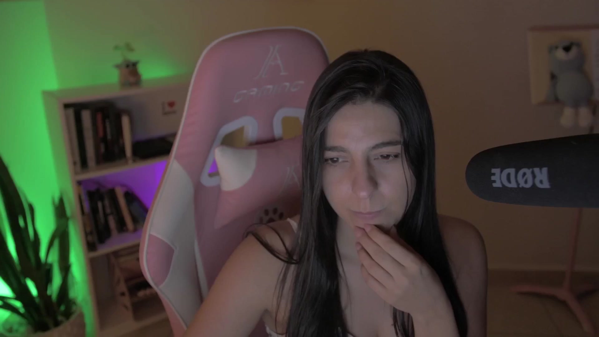 Gallery image thumbnail from anarossanna's myfreecams stream on, 09/29/2024, 05:44 image 3 of 20