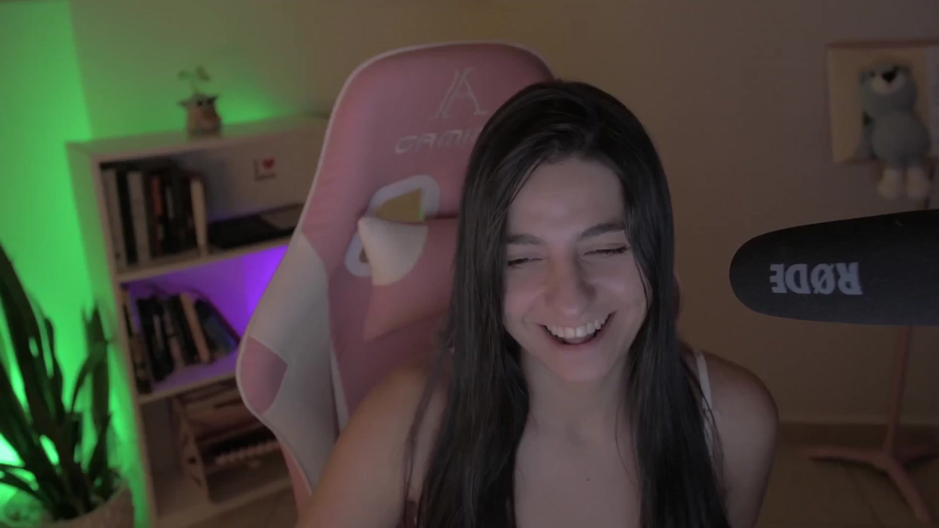 Gallery image thumbnail from anarossanna's myfreecams stream on, 09/29/2024, 05:44 image 1 of 20