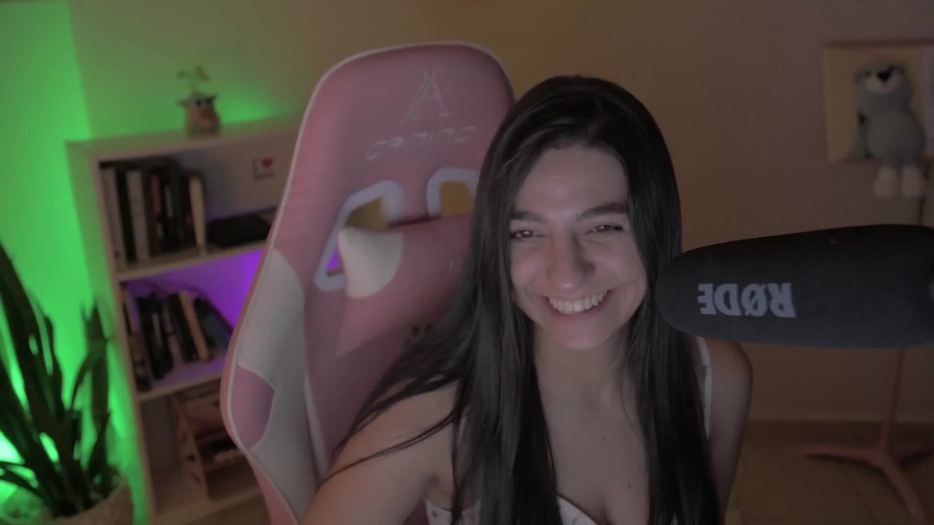 Gallery image thumbnail from anarossanna's myfreecams stream on, 09/29/2024, 05:44 image 11 of 20