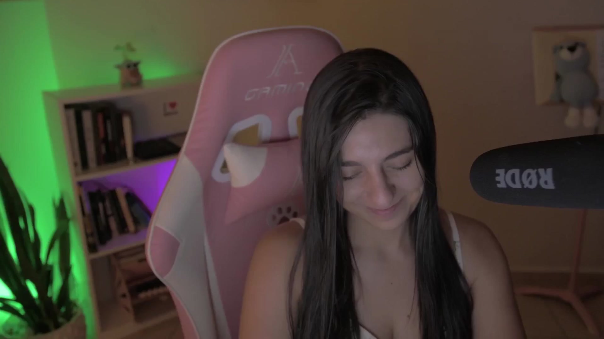 Gallery image thumbnail from anarossanna's myfreecams stream on, 09/29/2024, 05:44 image 7 of 20