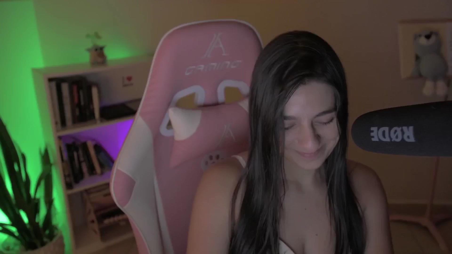 Gallery image thumbnail from anarossanna's myfreecams stream on, 09/29/2024, 05:44 image 5 of 20