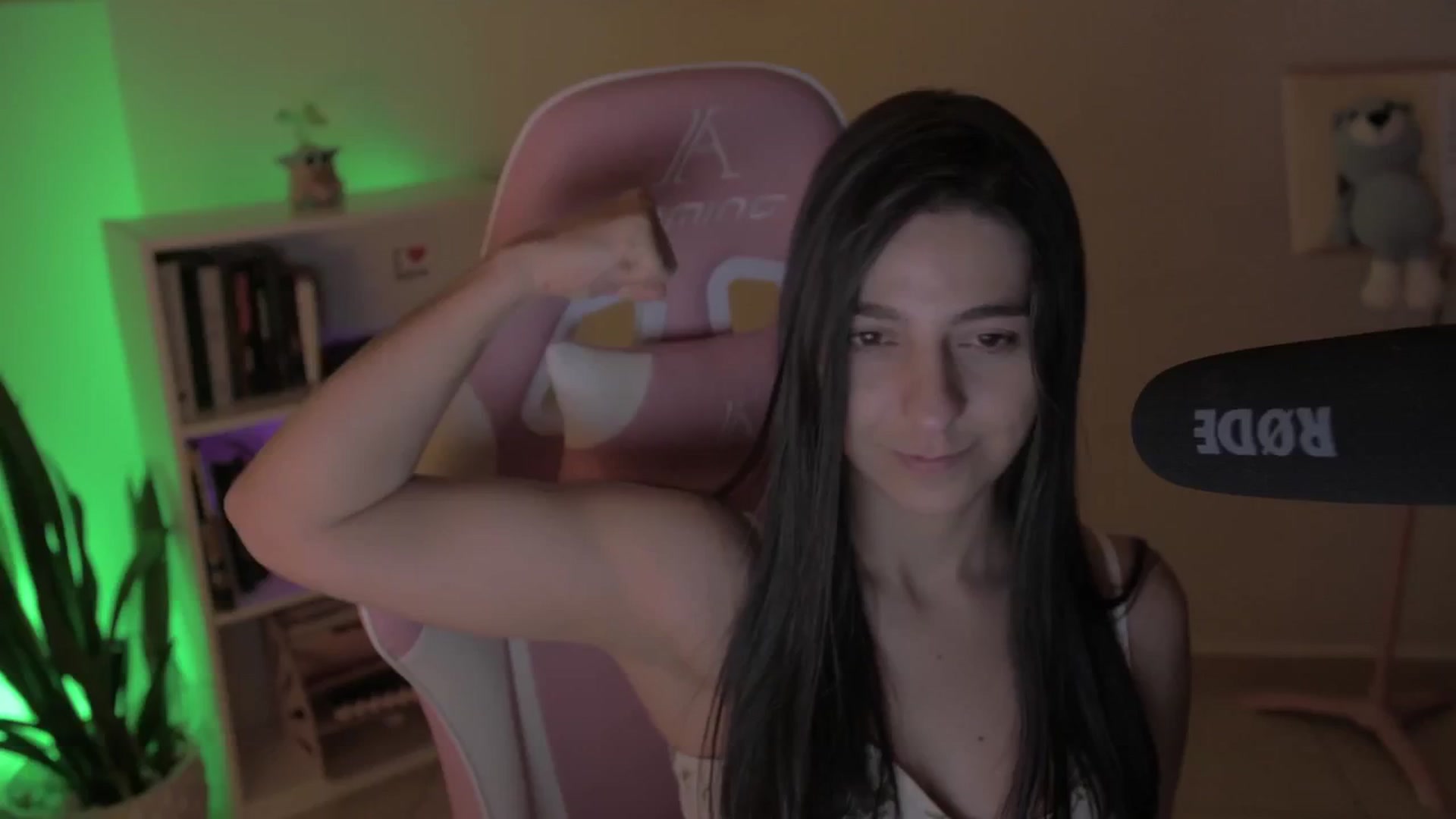 Gallery image thumbnail from anarossanna's myfreecams stream on, 09/29/2024, 05:44 image 8 of 20