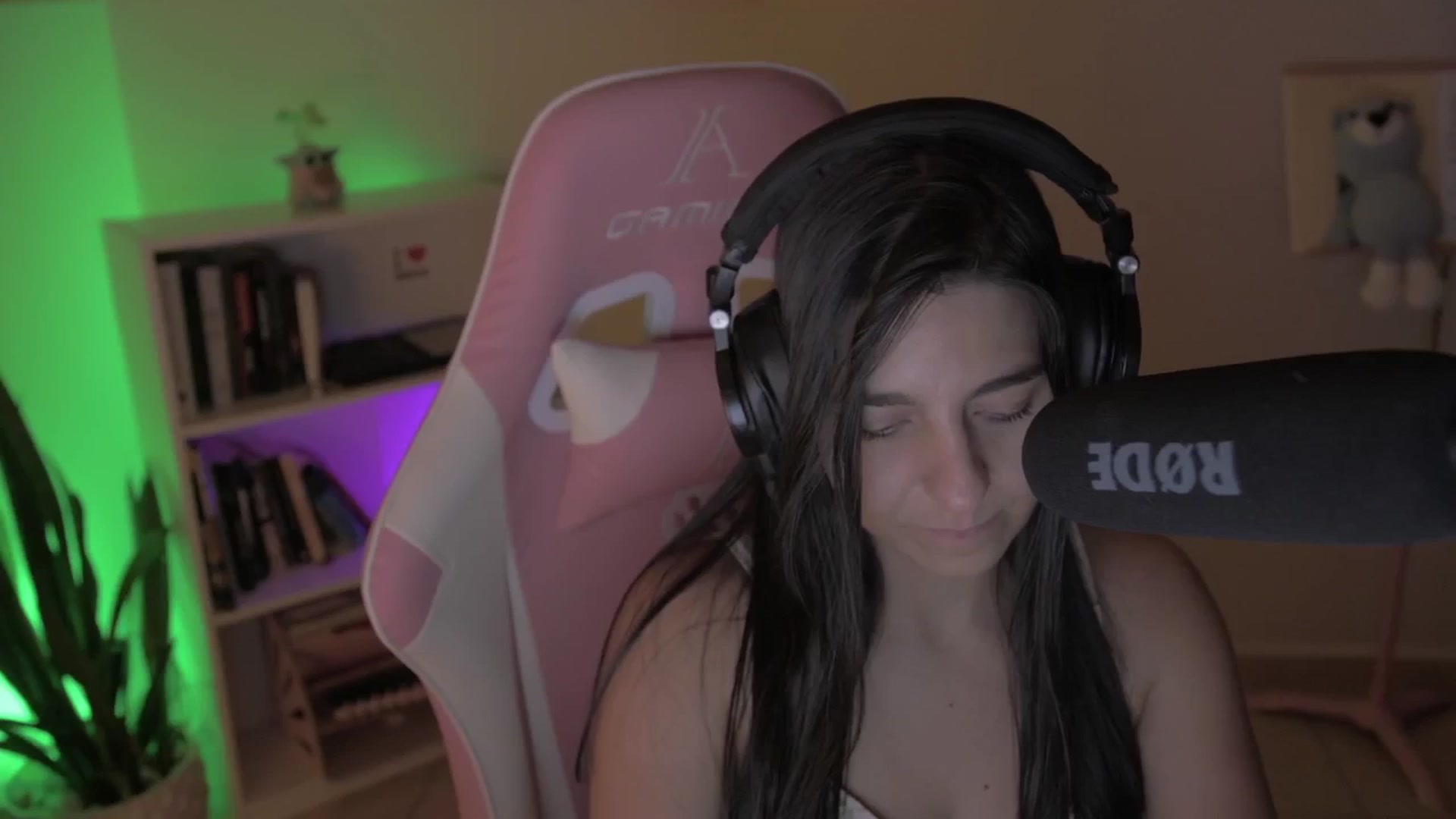 Gallery image thumbnail from anarossanna's myfreecams stream on, 09/29/2024, 05:44 image 15 of 20