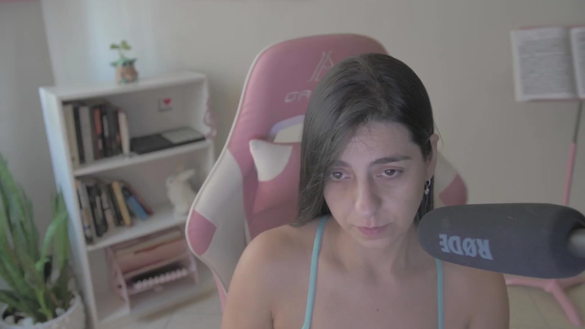 Gallery image thumbnail from anarossanna's myfreecams stream on, 10/02/2024, 18:38 image 6 of 20