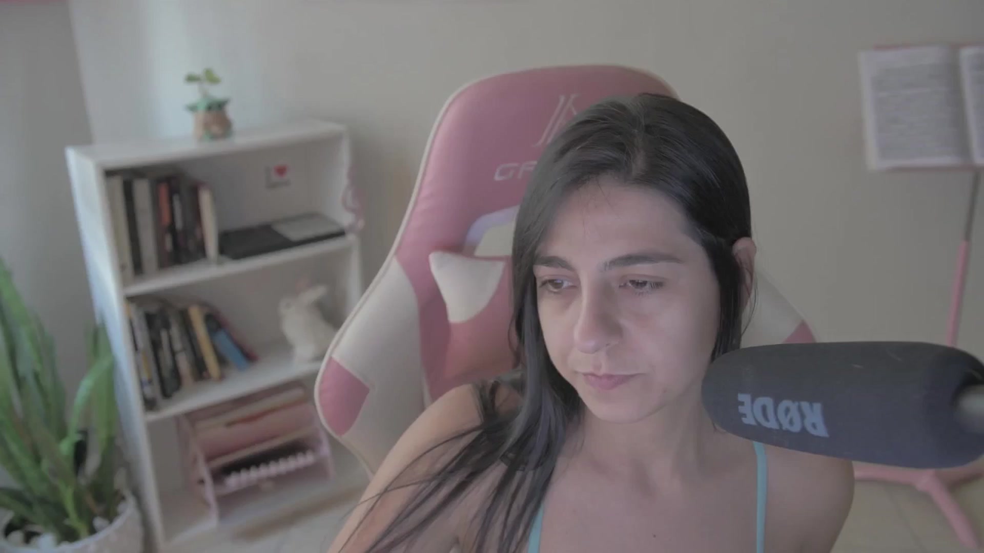 Gallery image thumbnail from anarossanna's myfreecams stream on, 10/02/2024, 18:38 image 17 of 20