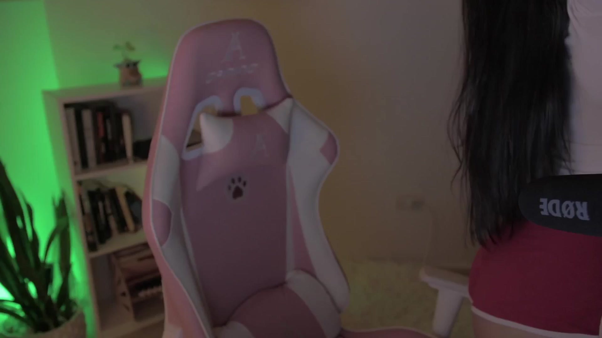 Gallery image thumbnail from anarossanna's myfreecams stream on, 10/05/2024, 05:32 image 18 of 20