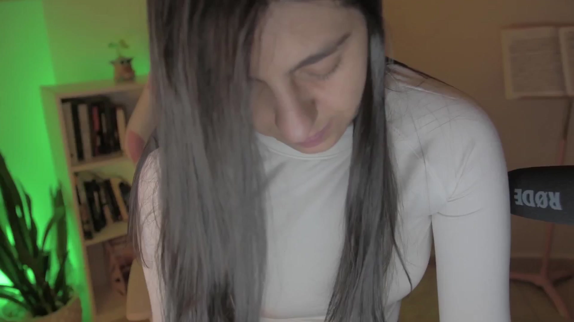 Gallery image thumbnail from anarossanna's myfreecams stream on, 10/05/2024, 05:32 image 16 of 20