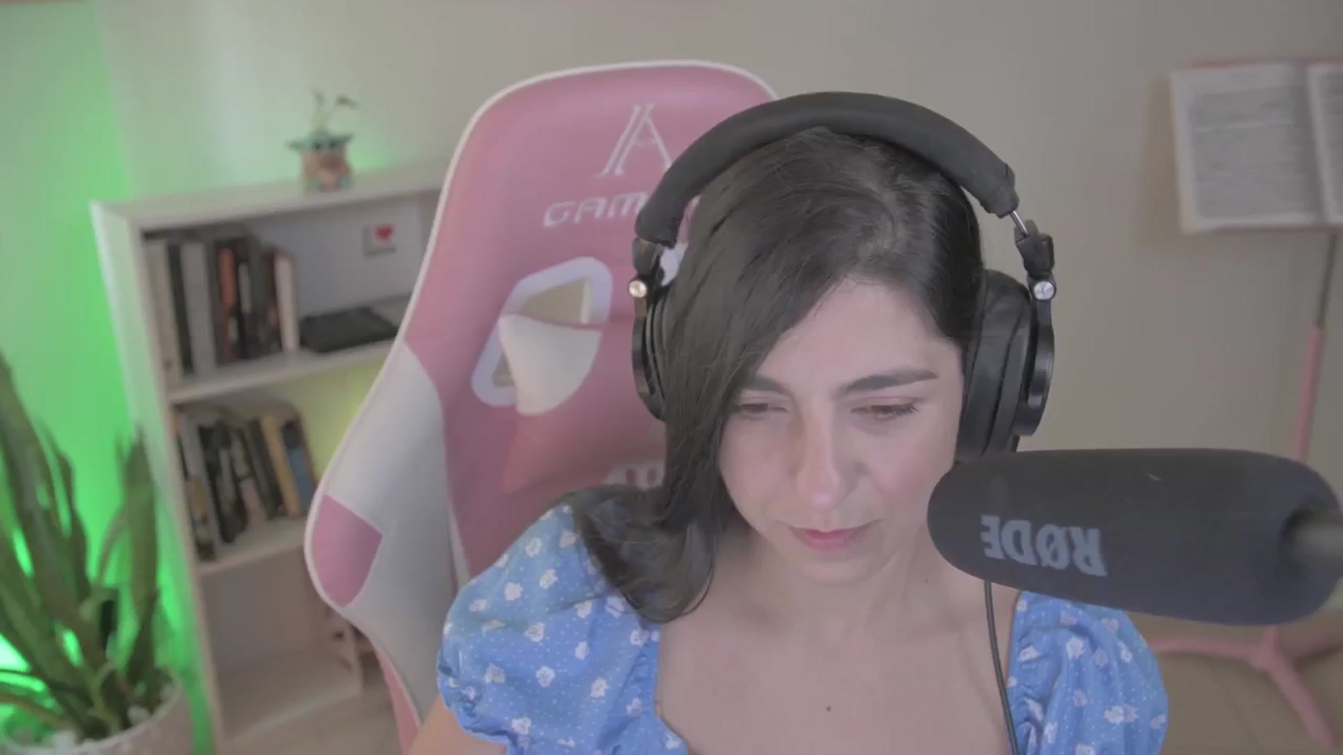 Gallery image thumbnail from anarossanna's myfreecams stream on, 10/06/2024, 20:58 image 18 of 20