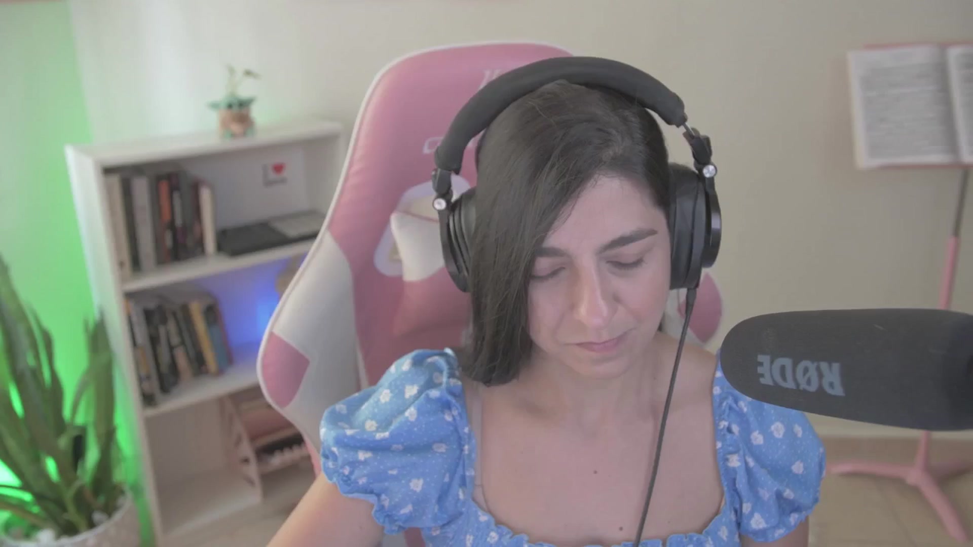Gallery image thumbnail from anarossanna's myfreecams stream on, 10/06/2024, 20:58 image 11 of 20