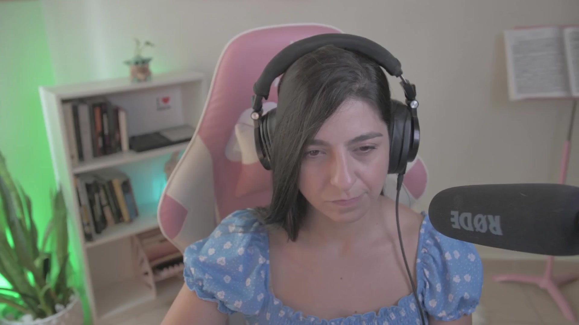 Gallery image thumbnail from anarossanna's myfreecams stream on, 10/06/2024, 20:58 image 15 of 20