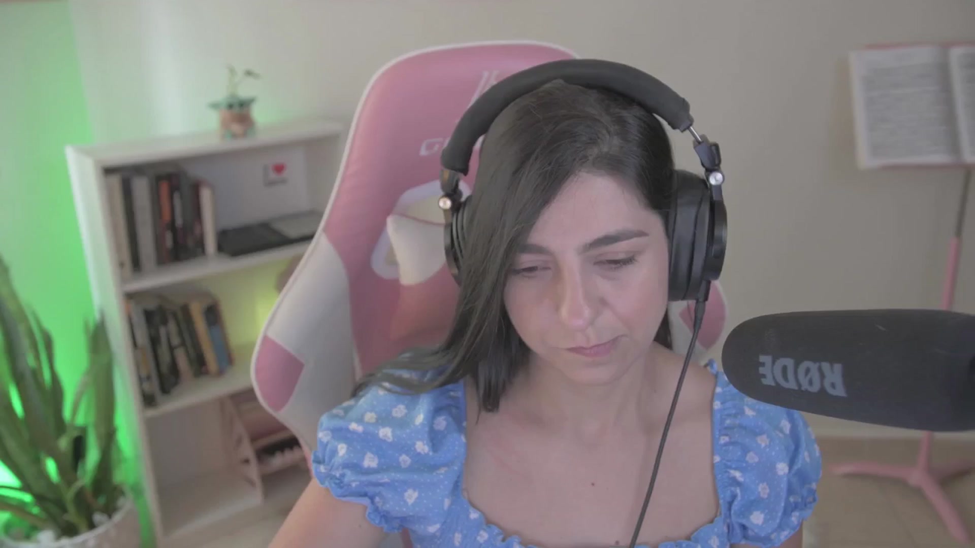 Gallery image thumbnail from anarossanna's myfreecams stream on, 10/06/2024, 20:58 image 14 of 20