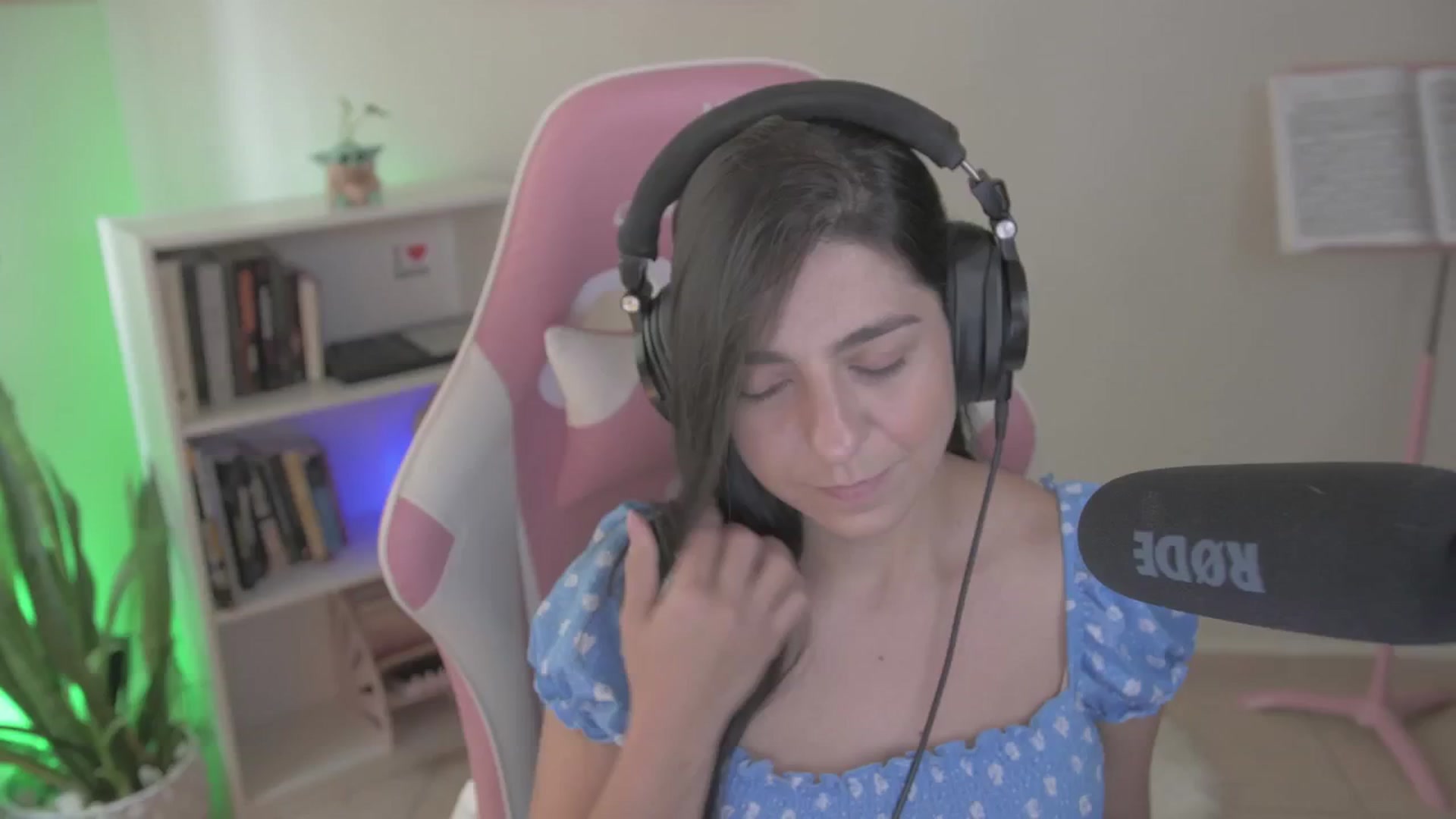 Gallery image thumbnail from anarossanna's myfreecams stream on, 10/06/2024, 20:58 image 7 of 20