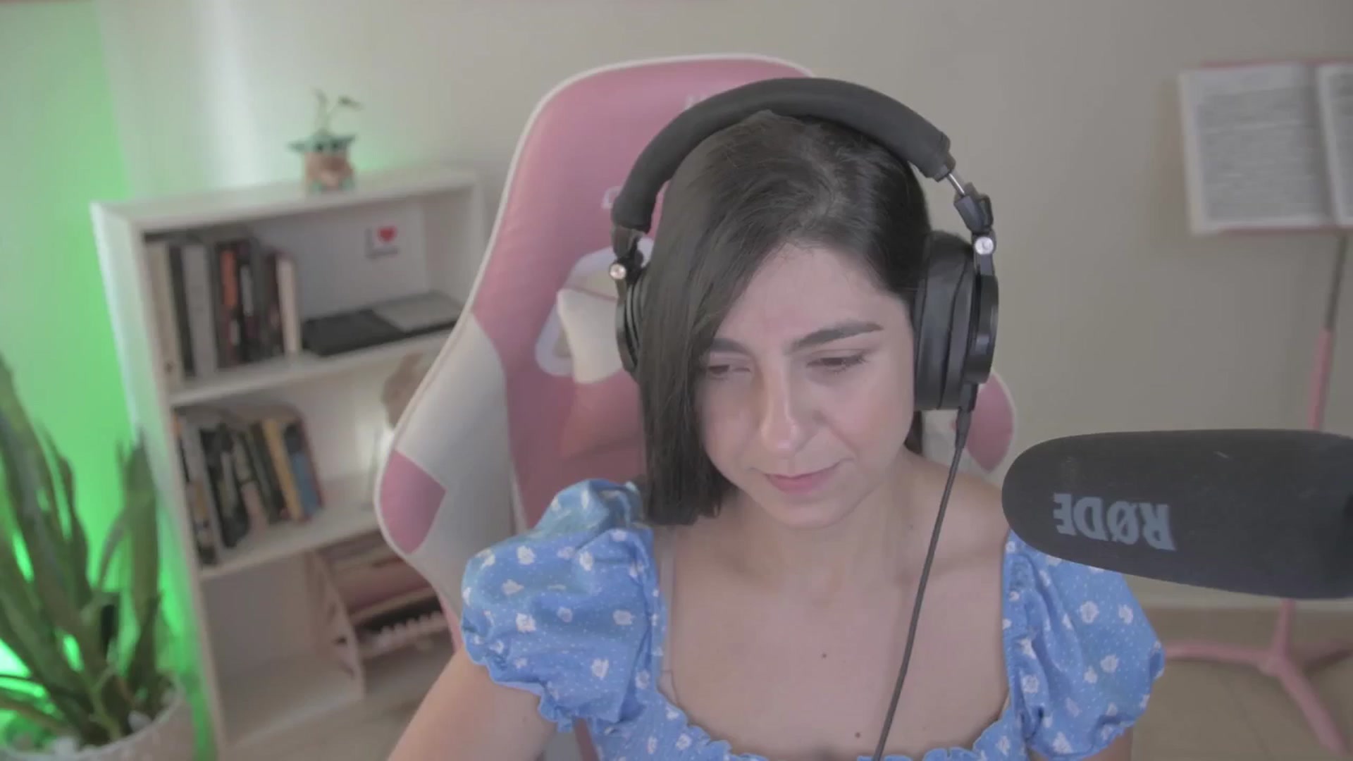 Gallery image thumbnail from anarossanna's myfreecams stream on, 10/06/2024, 20:58 image 10 of 20
