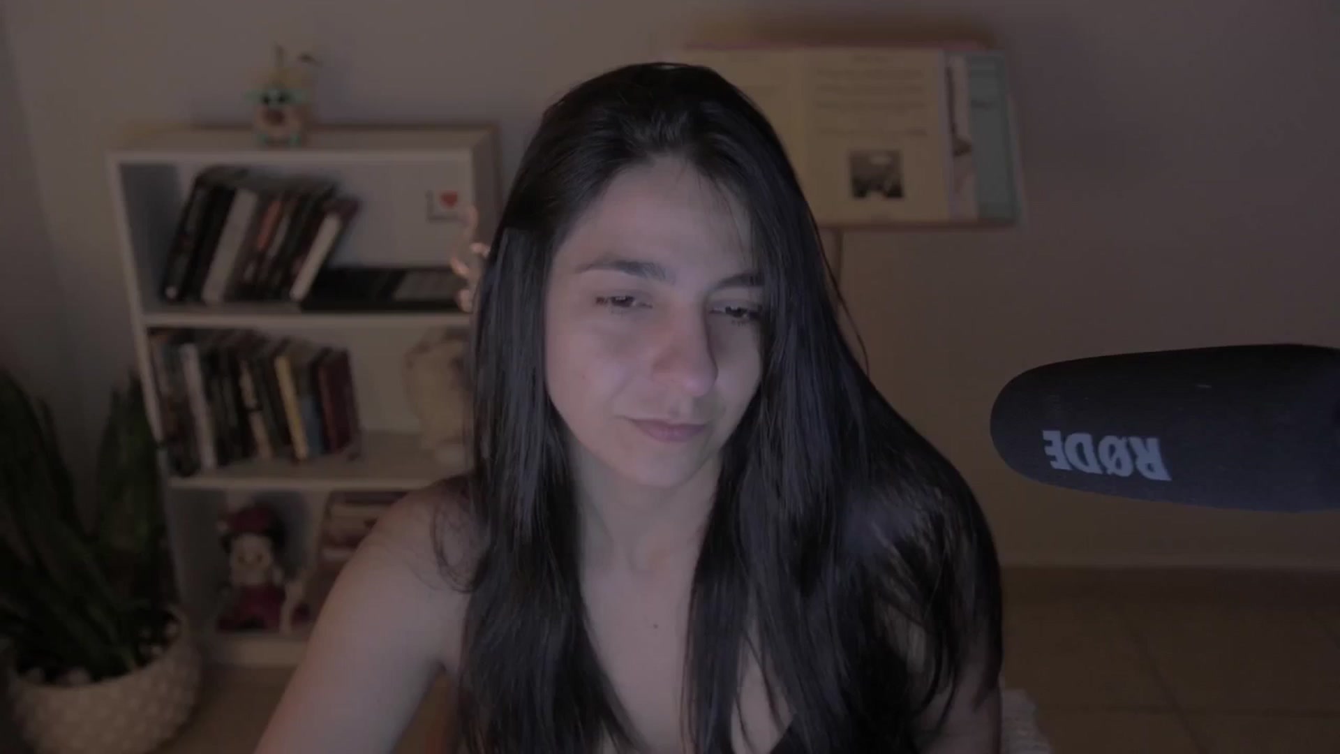 Gallery image thumbnail from anarossanna's myfreecams stream on, 10/15/2024, 02:21 image 9 of 20