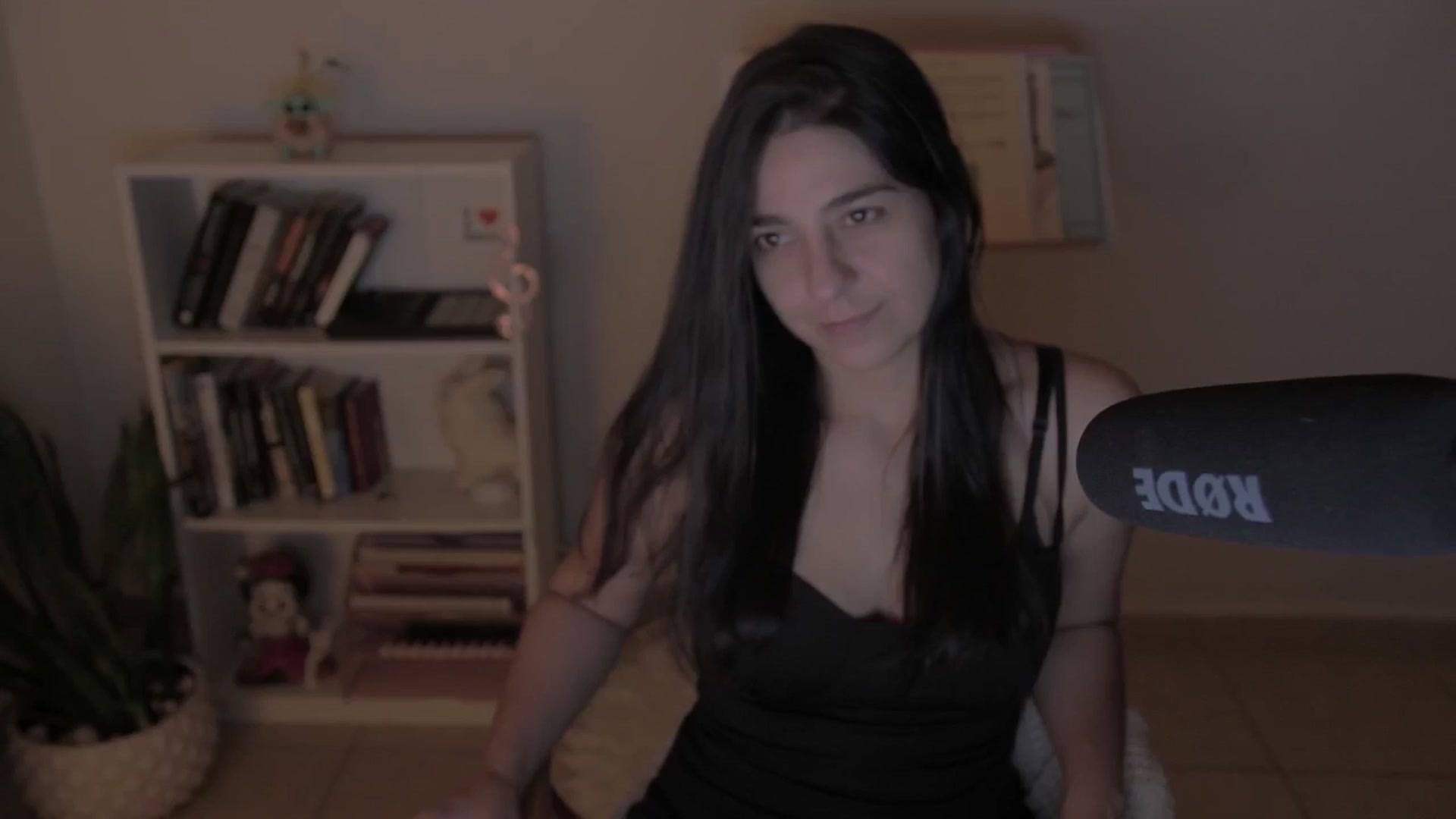 Gallery image thumbnail from anarossanna's myfreecams stream on, 10/15/2024, 02:21 image 17 of 20
