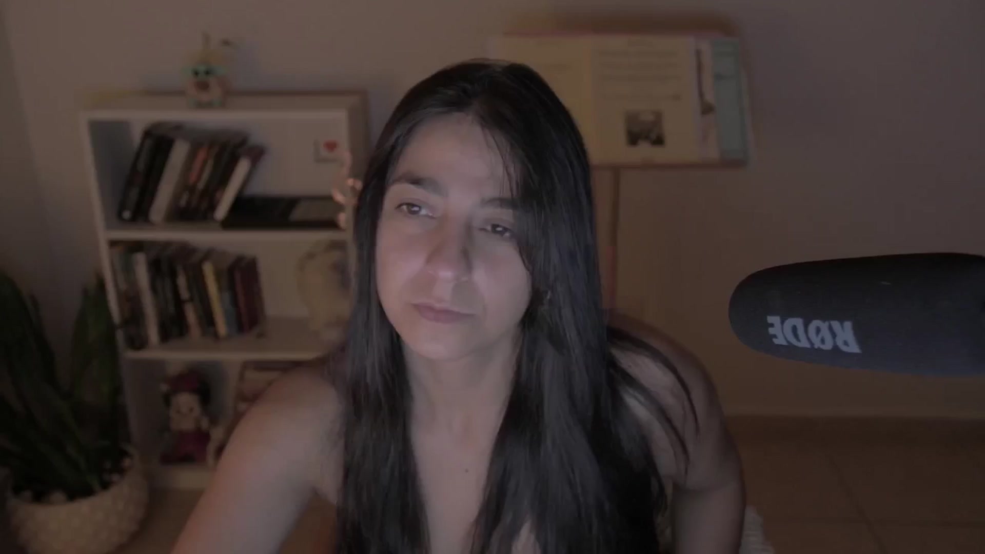 Gallery image thumbnail from anarossanna's myfreecams stream on, 10/15/2024, 02:21 image 7 of 20