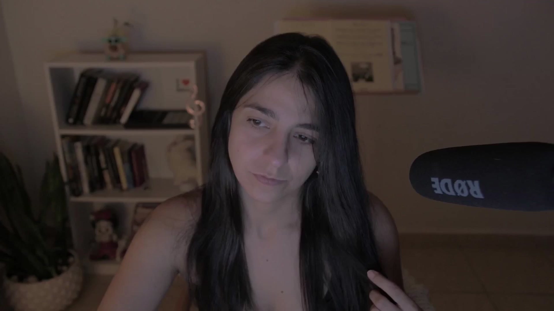 Gallery image thumbnail from anarossanna's myfreecams stream on, 10/15/2024, 02:21 image 8 of 20