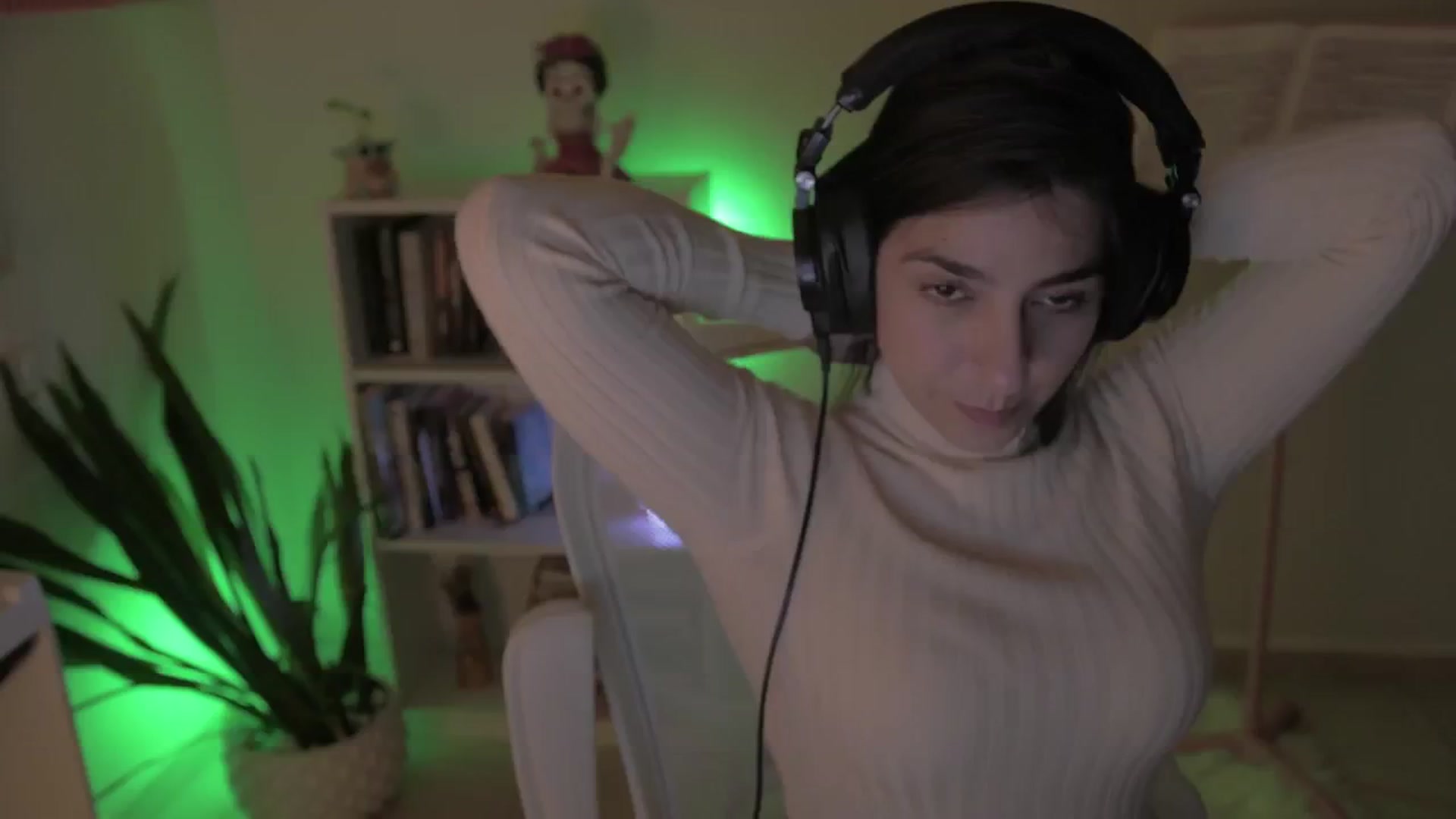 Gallery image thumbnail from anarossanna's myfreecams stream on, 10/26/2024, 02:51 image 3 of 20