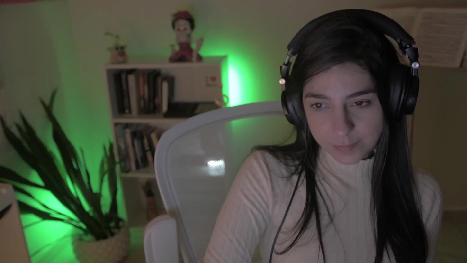 Gallery image thumbnail from anarossanna's myfreecams stream on, 10/26/2024, 02:51 image 7 of 20