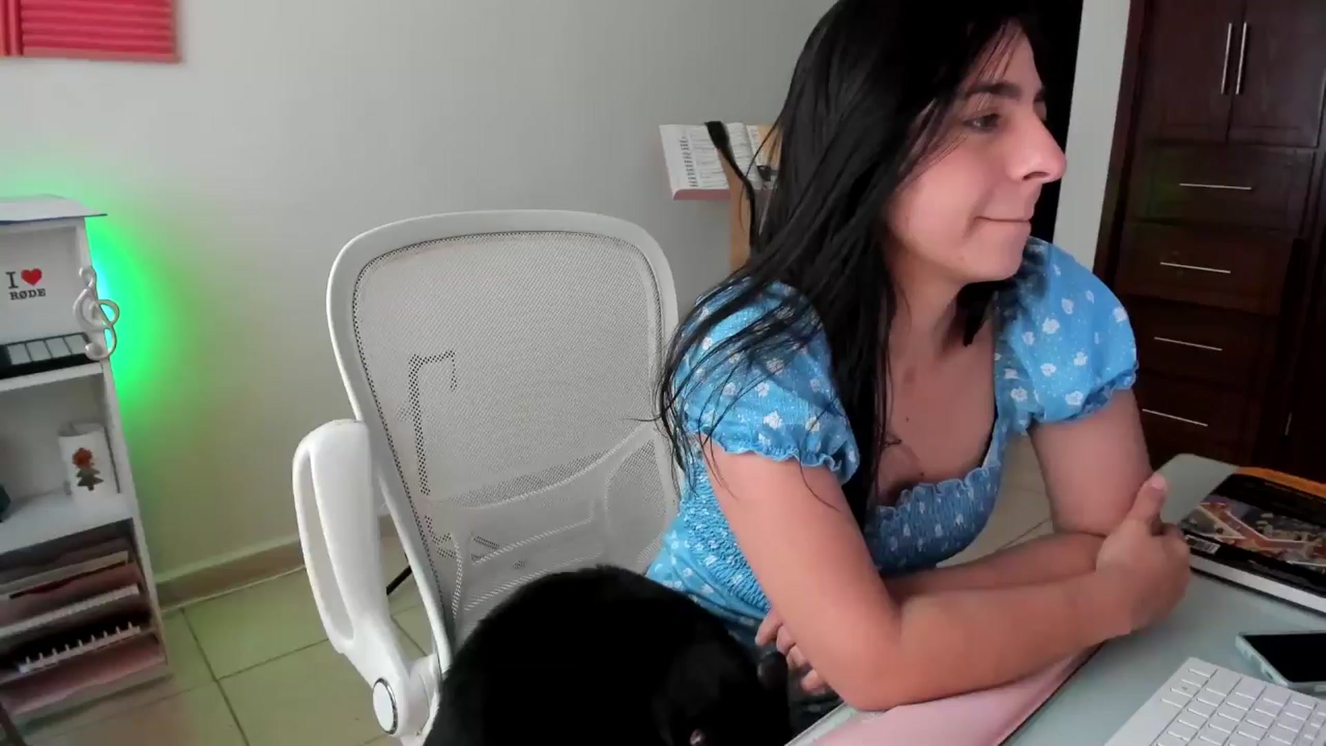 Gallery image thumbnail from anarossanna's myfreecams stream on, 11/25/2024, 20:34 image 20 of 20
