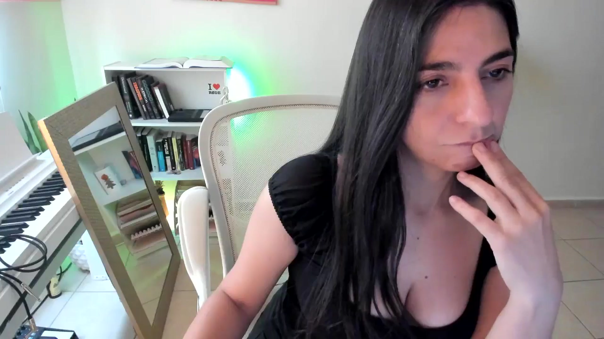 Gallery image thumbnail from anarossanna's myfreecams stream on, 11/28/2024, 19:47 image 3 of 20