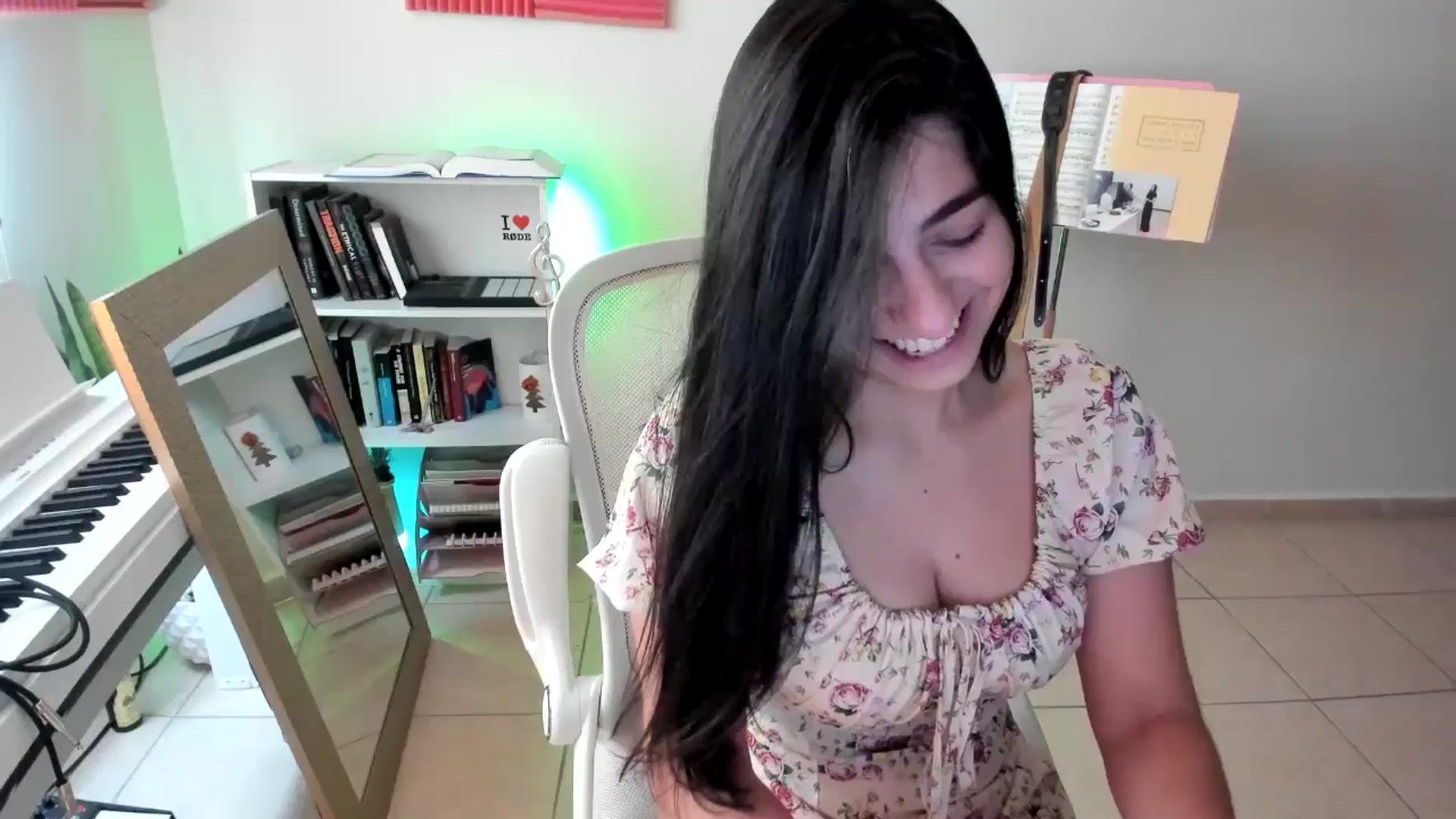 Gallery image thumbnail from anarossanna's myfreecams stream on, 11/29/2024, 19:22 image 5 of 20