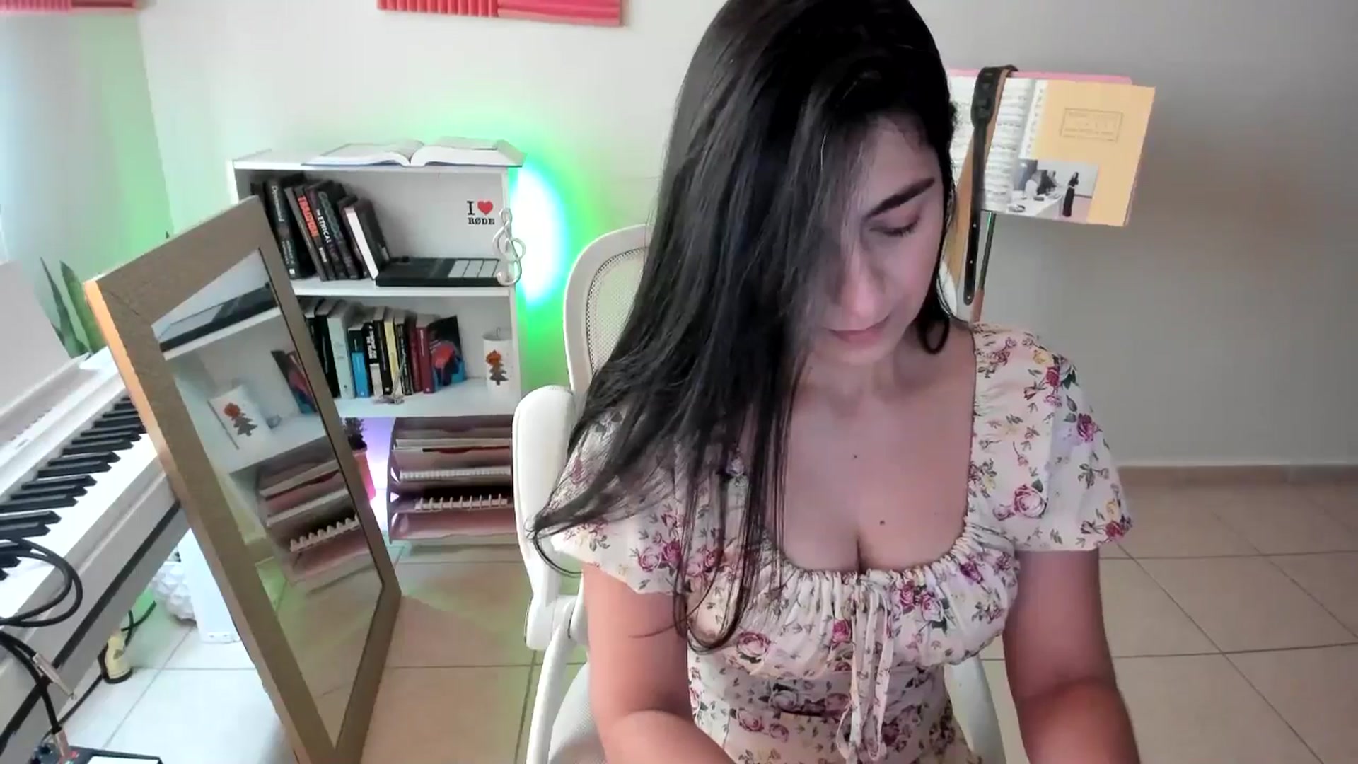 Gallery image thumbnail from anarossanna's myfreecams stream on, 11/29/2024, 19:22 image 4 of 20