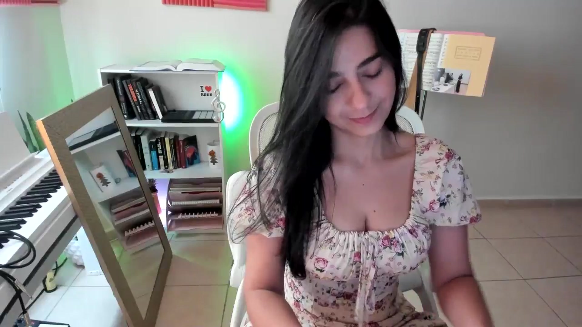 Gallery image thumbnail from anarossanna's myfreecams stream on, 11/29/2024, 19:22 image 13 of 20