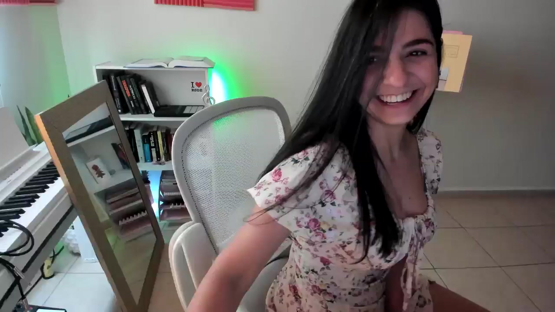 Gallery image thumbnail from anarossanna's myfreecams stream on, 11/29/2024, 19:22 image 15 of 20