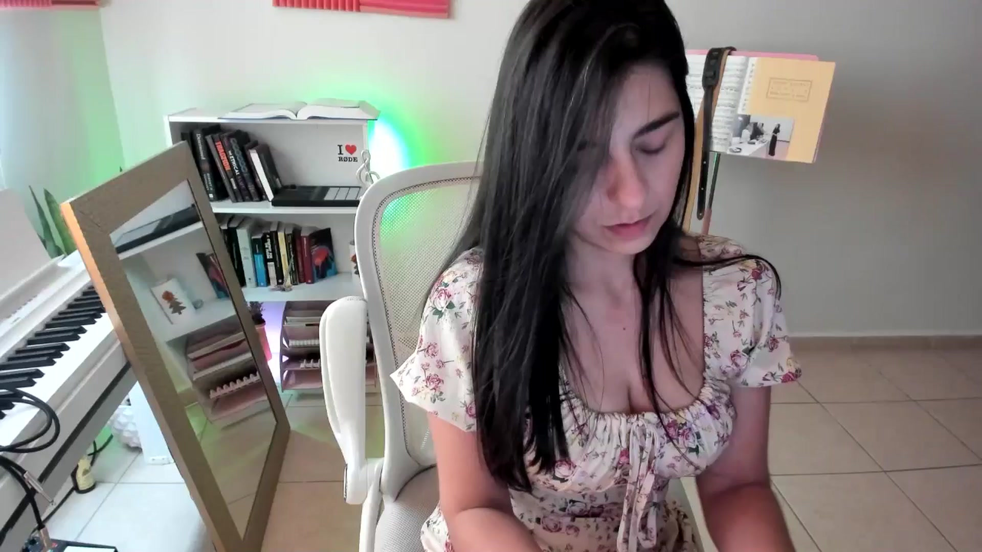 Gallery image thumbnail from anarossanna's myfreecams stream on, 11/29/2024, 19:22 image 16 of 20