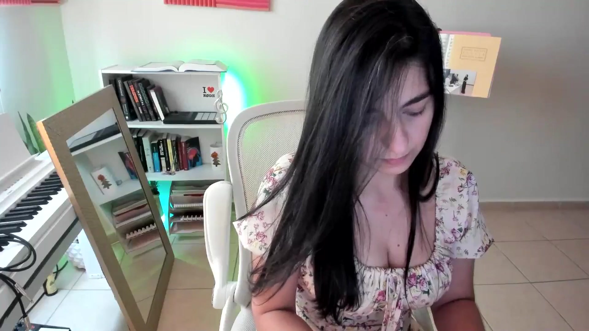 Gallery image thumbnail from anarossanna's myfreecams stream on, 11/29/2024, 19:22 image 17 of 20
