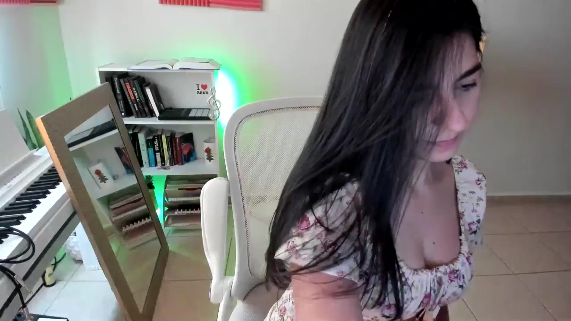 Gallery image thumbnail from anarossanna's myfreecams stream on, 11/29/2024, 19:22 image 20 of 20