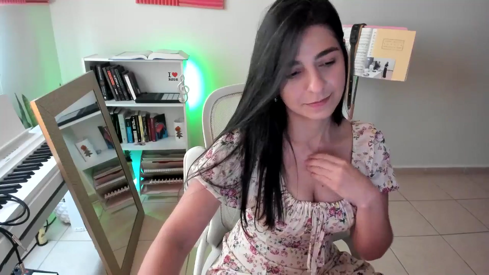 Gallery image thumbnail from anarossanna's myfreecams stream on, 11/29/2024, 19:22 image 14 of 20