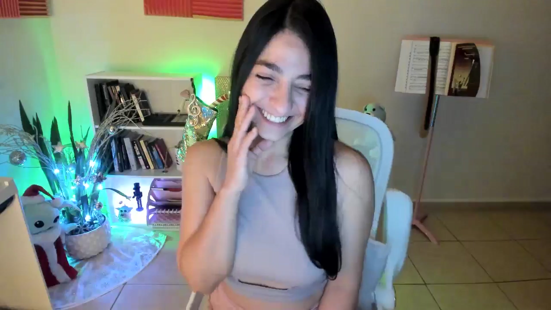 Gallery image thumbnail from anarossanna's myfreecams stream on, 12/09/2024, 02:20 image 6 of 20