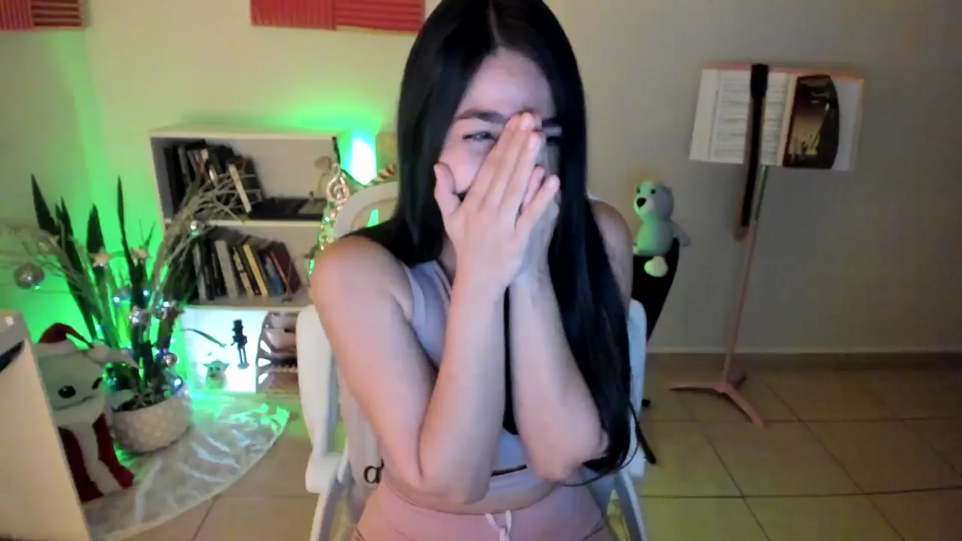 Gallery image thumbnail from anarossanna's myfreecams stream on, 12/09/2024, 02:20 image 10 of 20