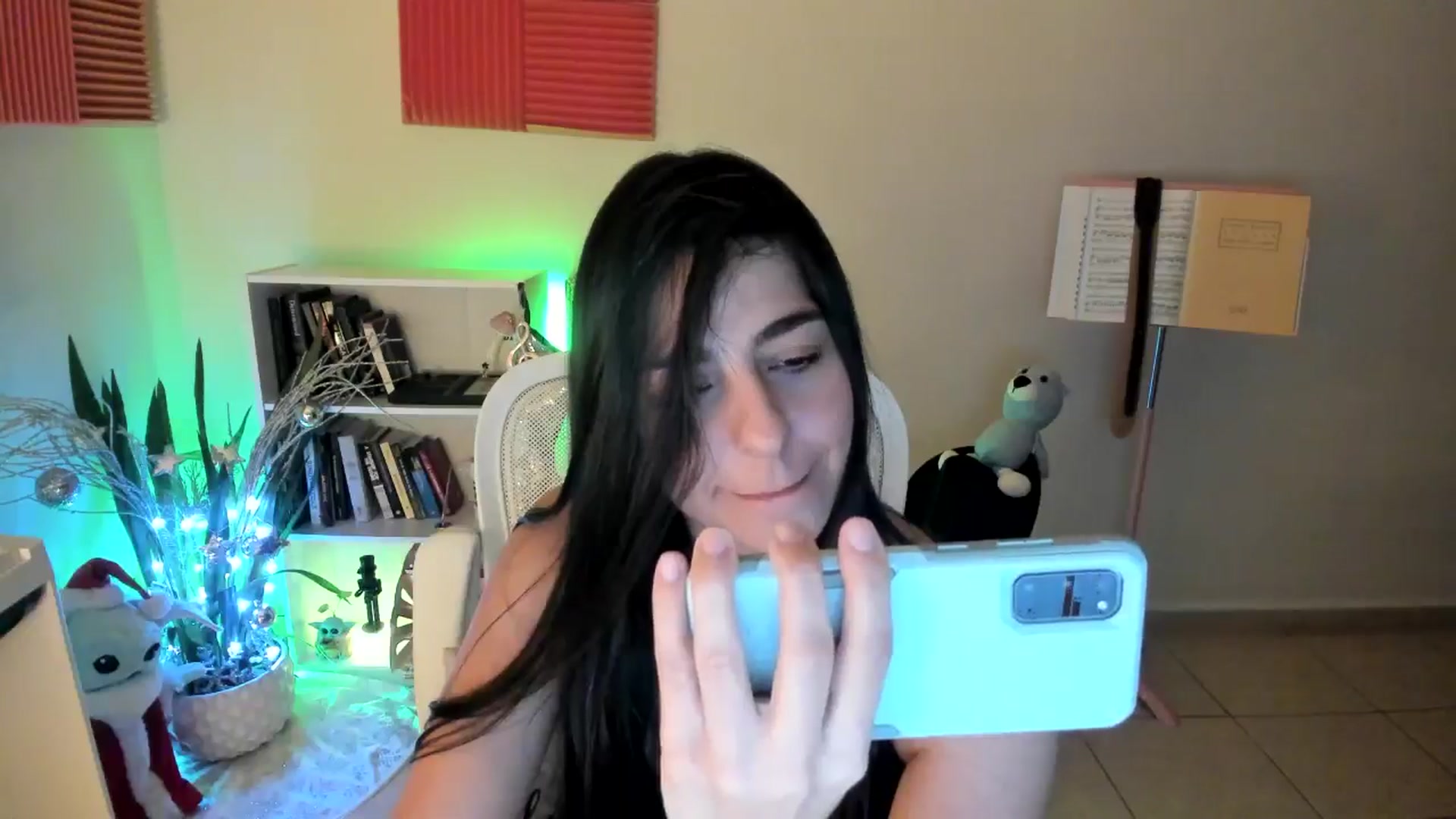 Gallery image thumbnail from anarossanna's myfreecams stream on, 12/10/2024, 03:00 image 15 of 20