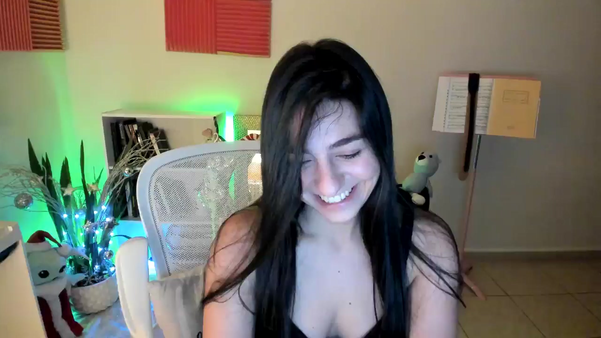 Gallery image thumbnail from anarossanna's myfreecams stream on, 12/10/2024, 03:00 image 11 of 20