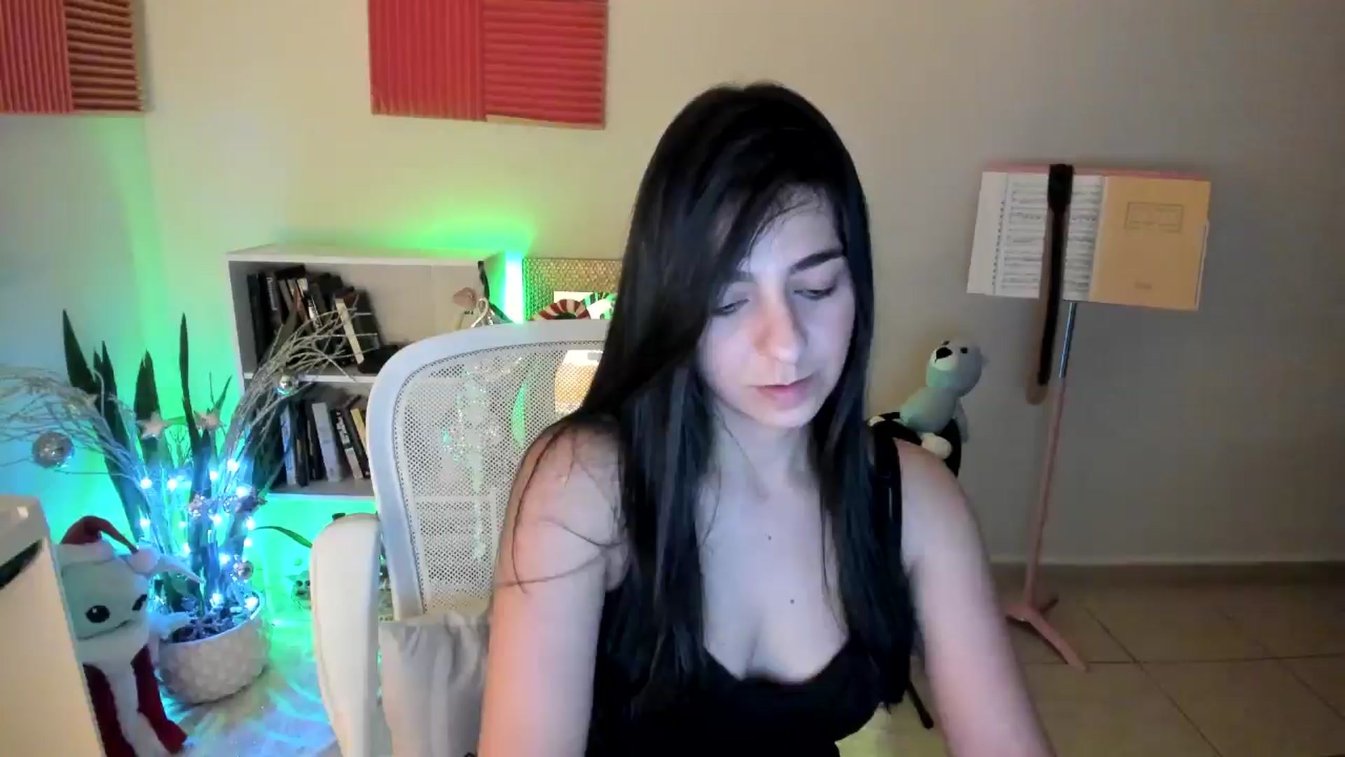 Gallery image thumbnail from anarossanna's myfreecams stream on, 12/10/2024, 03:00 image 13 of 20