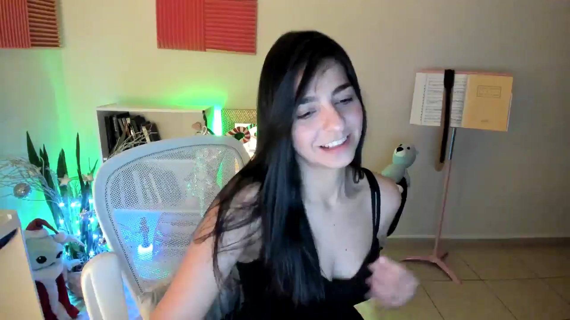 Gallery image thumbnail from anarossanna's myfreecams stream on, 12/10/2024, 03:00 image 9 of 20