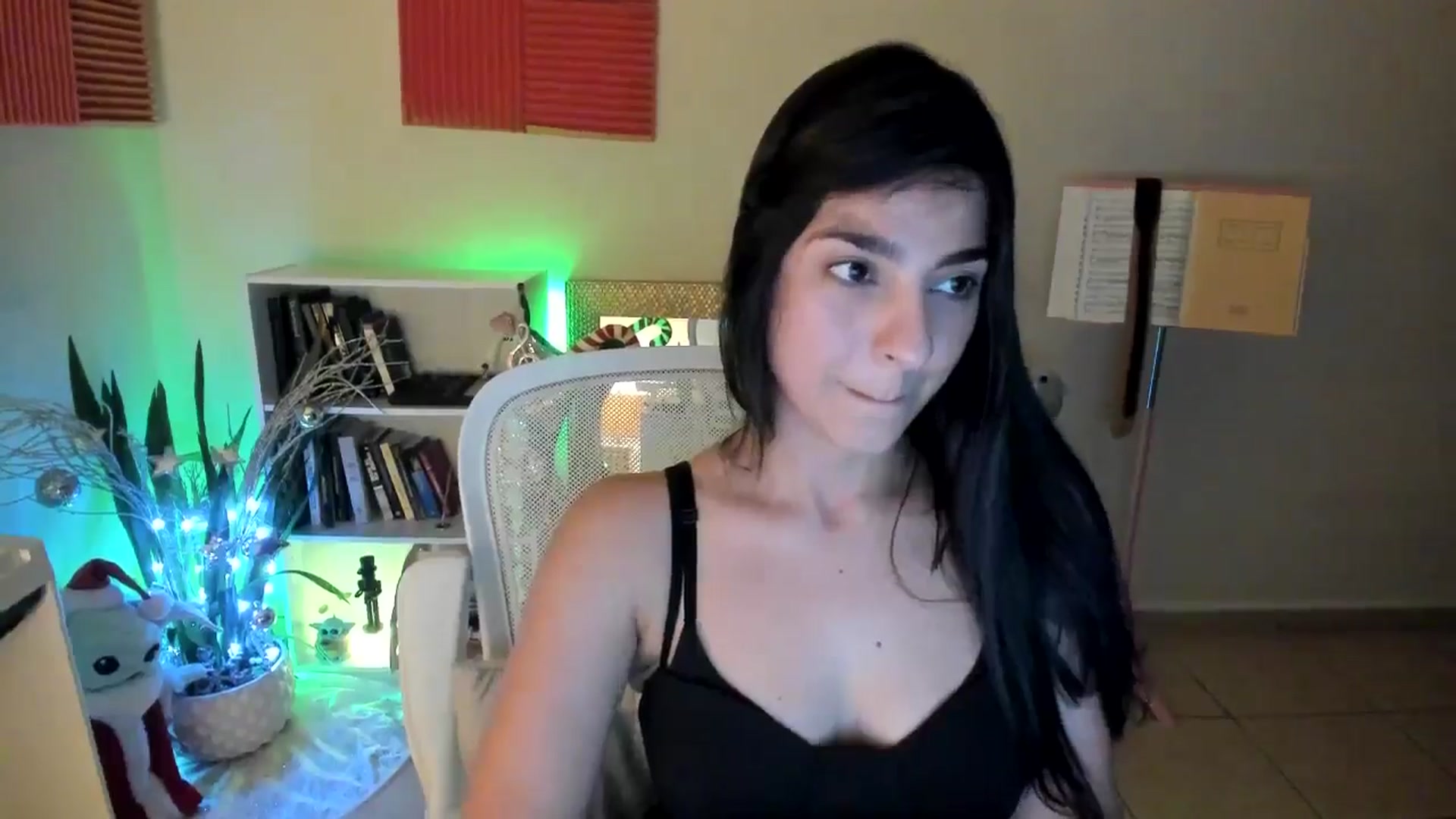Gallery image thumbnail from anarossanna's myfreecams stream on, 12/10/2024, 03:00 image 6 of 20