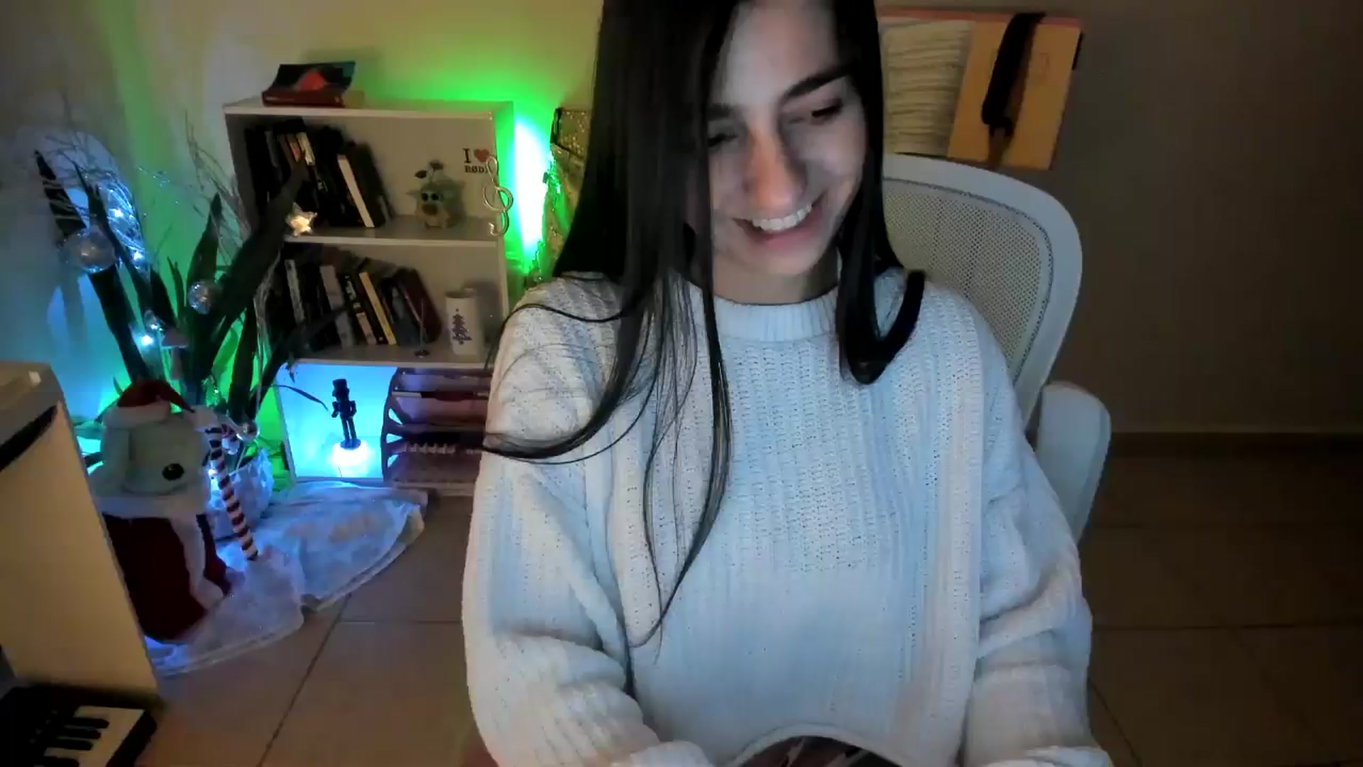 Gallery image thumbnail from anarossanna's myfreecams stream on, 12/19/2024, 01:56 image 6 of 20