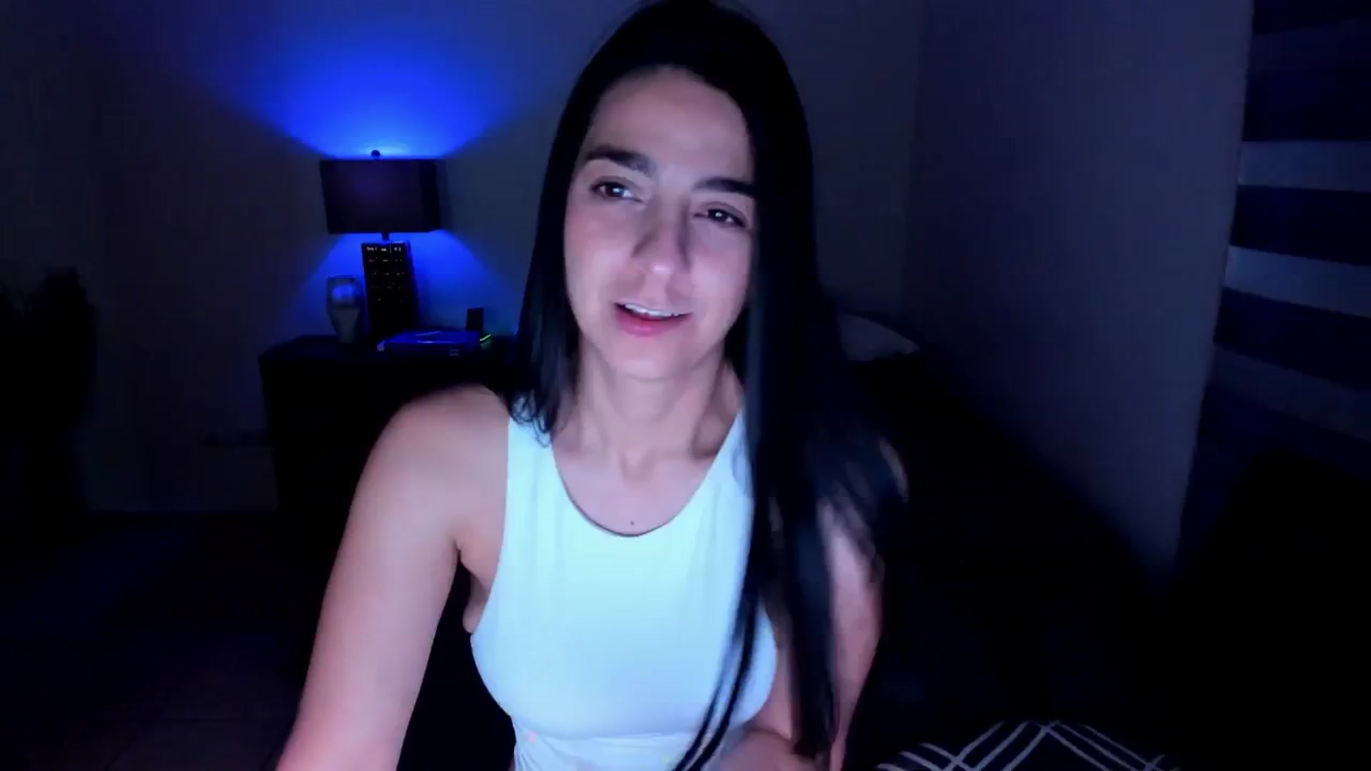 Gallery image thumbnail from anarossanna's myfreecams stream on, 12/20/2024, 04:47 image 16 of 20