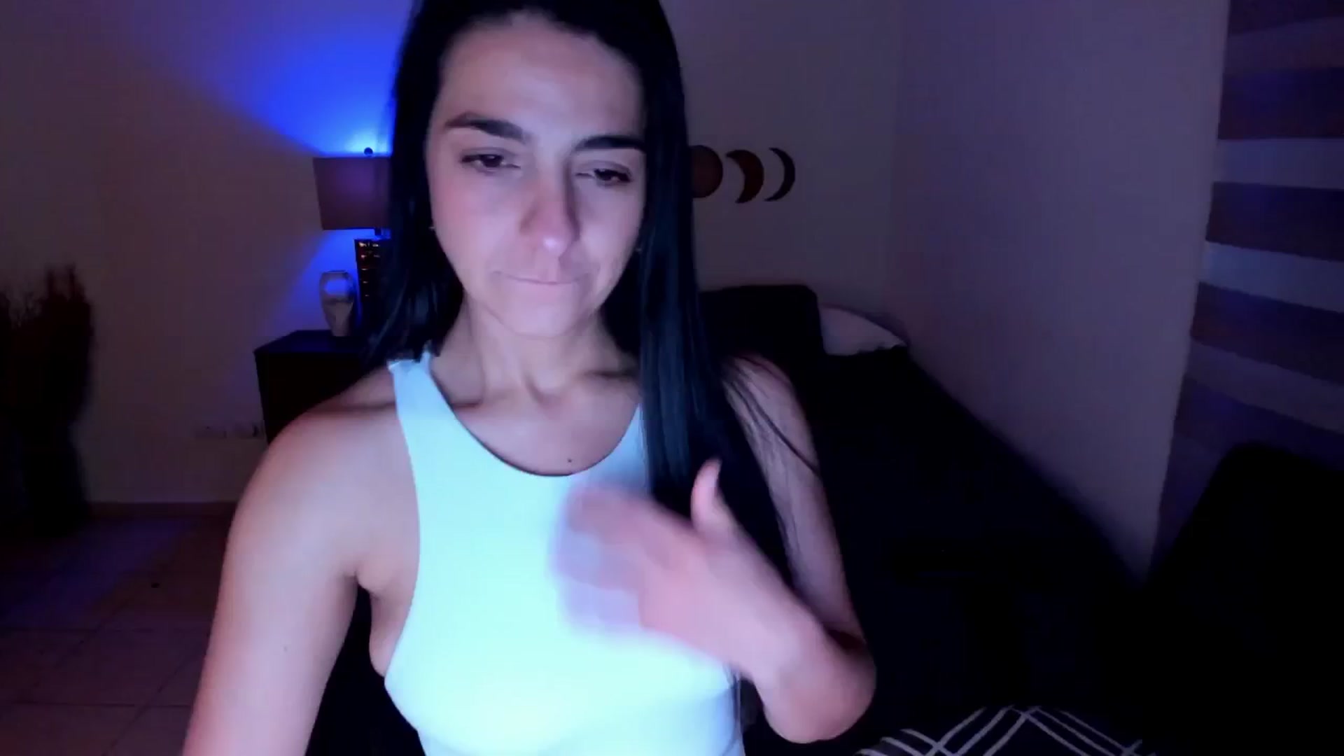 Gallery image thumbnail from anarossanna's myfreecams stream on, 12/20/2024, 04:47 image 8 of 20