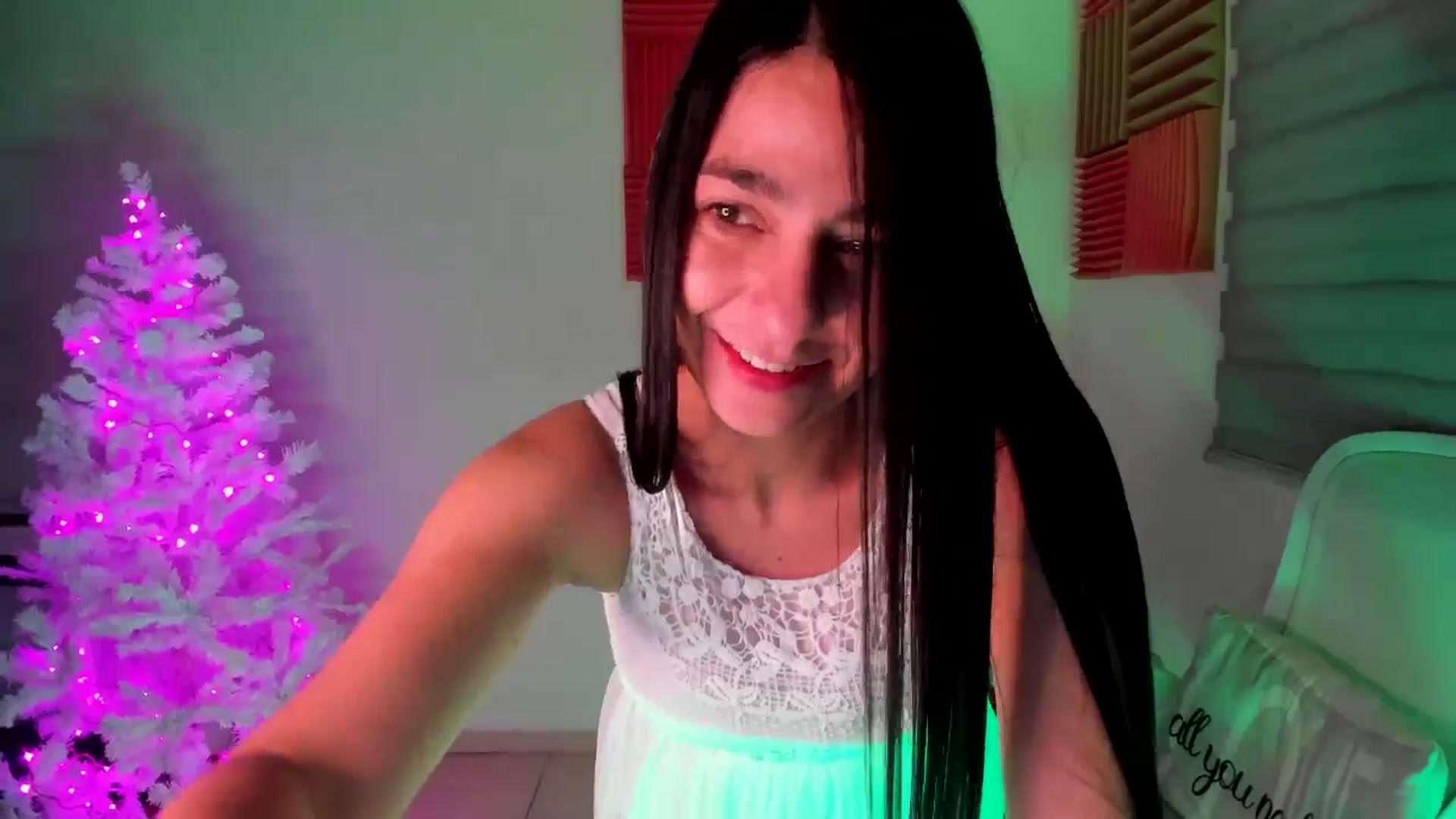 Gallery image thumbnail from anarossanna's myfreecams stream on, 12/23/2024, 05:33 image 4 of 20