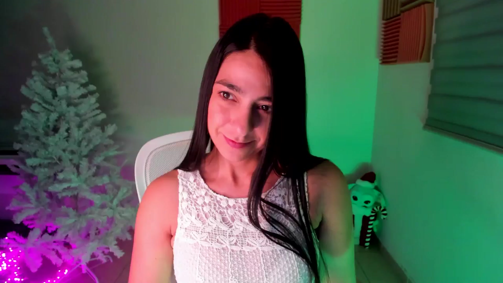 Gallery image thumbnail from anarossanna's myfreecams stream on, 12/23/2024, 05:33 image 1 of 20
