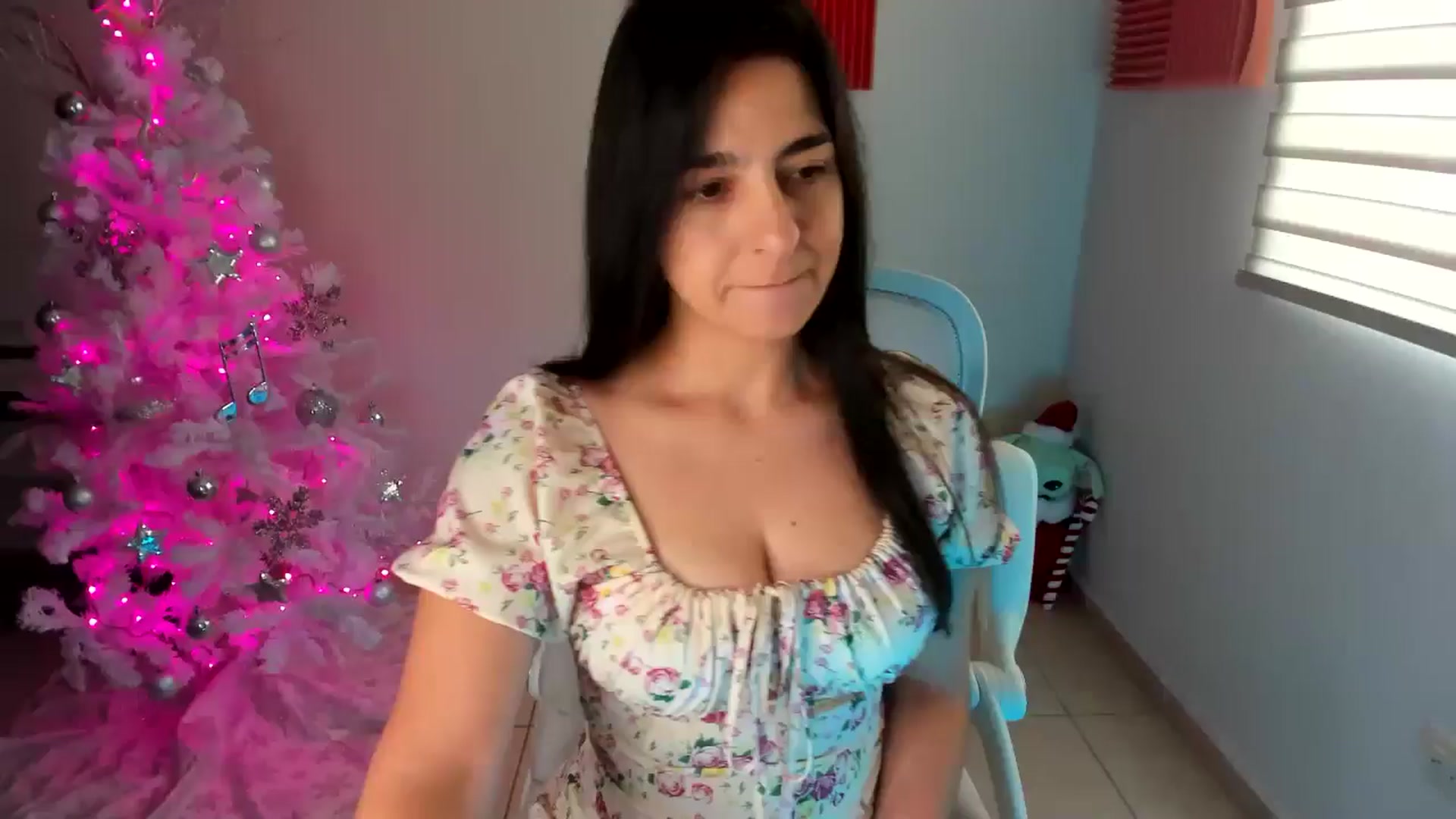 Gallery image thumbnail from anarossanna's myfreecams stream on, 01/03/2025, 20:39 image 1 of 20